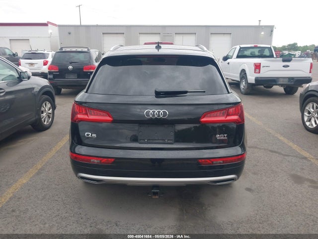 45041684 :رقم المزاد ، WA1ANAFY6J2104971 vin ، 2018 Audi Q5 2.0t Premium/2.0t Tech Premium مزاد بيع