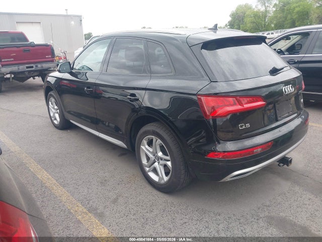 45041684 :رقم المزاد ، WA1ANAFY6J2104971 vin ، 2018 Audi Q5 2.0t Premium/2.0t Tech Premium مزاد بيع