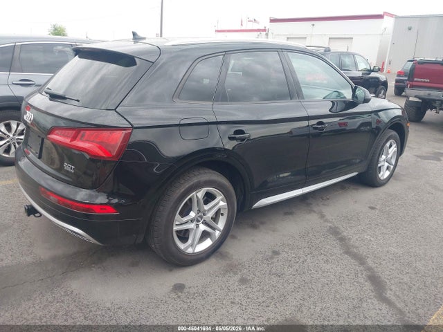 45041684 :رقم المزاد ، WA1ANAFY6J2104971 vin ، 2018 Audi Q5 2.0t Premium/2.0t Tech Premium مزاد بيع
