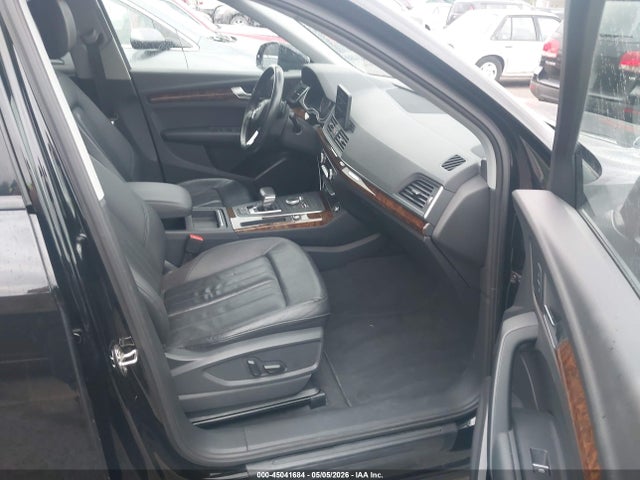 45041684 :رقم المزاد ، WA1ANAFY6J2104971 vin ، 2018 Audi Q5 2.0t Premium/2.0t Tech Premium مزاد بيع