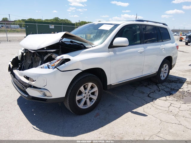 2013 Toyota Highlander Se V6 მანქანა იყიდება აუქციონზე, vin: 5TDBK3EH0DS270559, აუქციონის ნომერი: 45041688