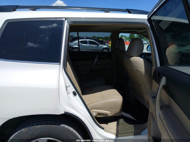 2013 Toyota Highlander Se V6 მანქანა იყიდება აუქციონზე, vin: 5TDBK3EH0DS270559, აუქციონის ნომერი: 45041688