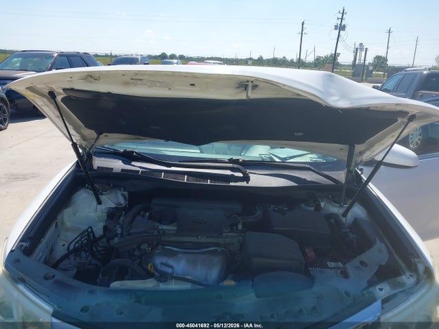 45041692 :رقم المزاد ، 4T1BF1FK5CU586869 vin ، 2012 Toyota Camry Le مزاد بيع