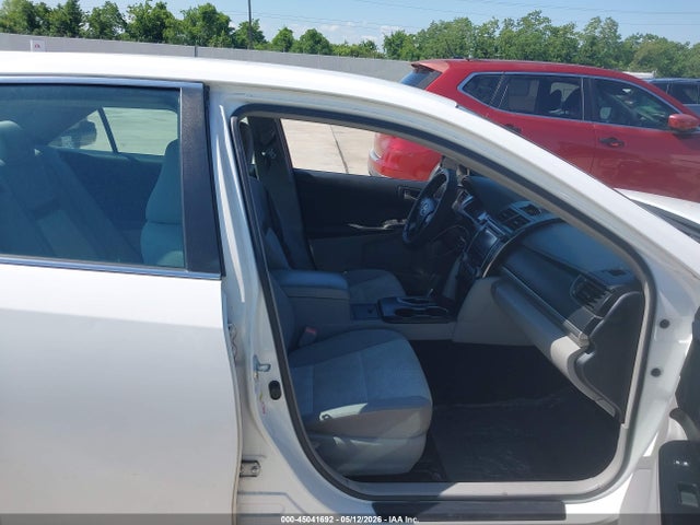 45041692 :رقم المزاد ، 4T1BF1FK5CU586869 vin ، 2012 Toyota Camry Le مزاد بيع