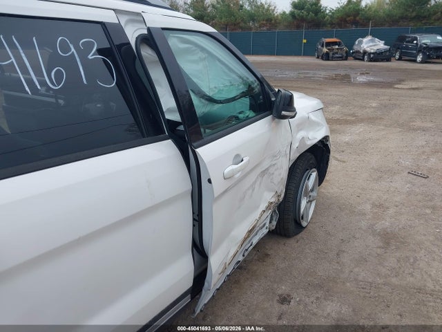 45041693 :رقم المزاد ، 1FM5K7D85HGD50957 vin ، 2017 Ford Explorer Xlt مزاد بيع