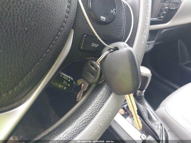 2T1BURHE3EC209411 Toyota COROLLA LE