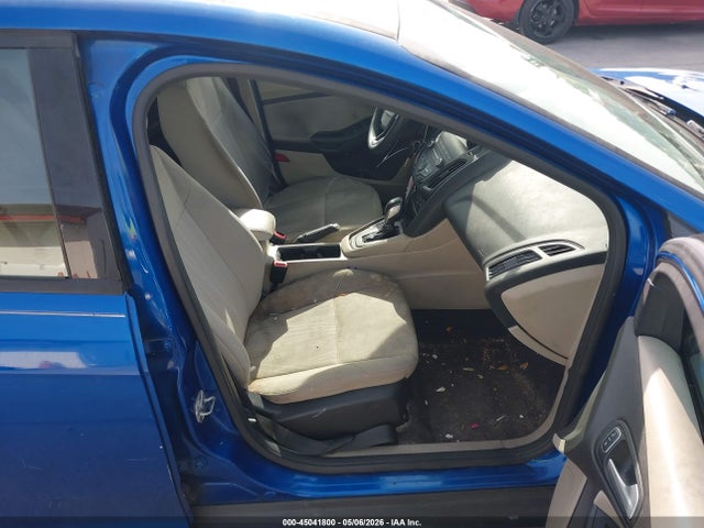 45041800 :رقم المزاد ، 1FADP3K23JL238718 vin ، 2018 Ford Focus Se مزاد بيع