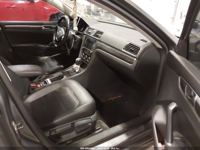 Продажа на аукционе авто 2017 Volkswagen Passat 1.8t Se, vin: 1VWGT7A31HC043888, номер лота: 45041847