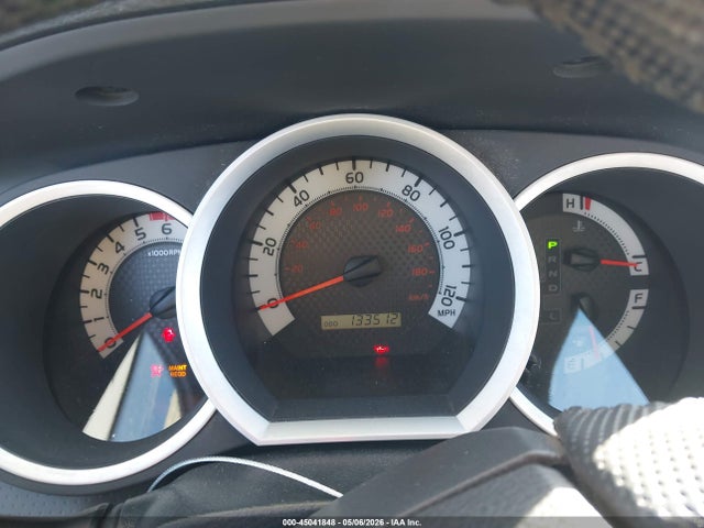 2014 Toyota Tacoma Base V6 მანქანა იყიდება აუქციონზე, vin: 3TMLU4EN3EM148001, აუქციონის ნომერი: 45041848