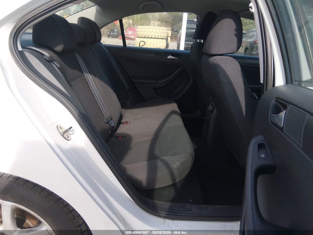 2015 Volkswagen Jetta 2.0l S მანქანა იყიდება აუქციონზე, vin: 3VW2K7AJ4FM350527, აუქციონის ნომერი: 45041887