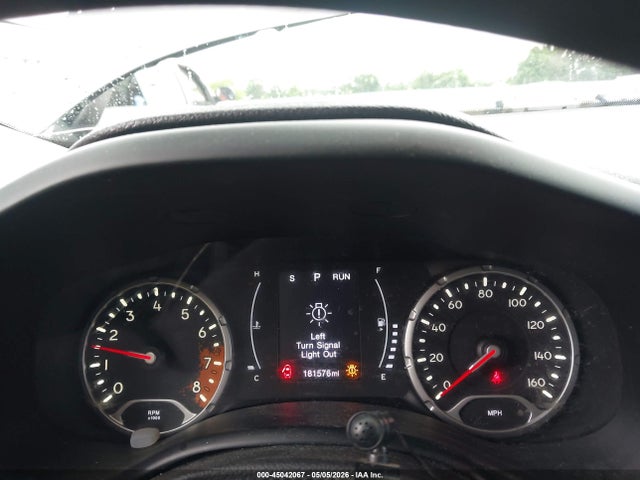 45042067 :رقم المزاد ، ZACCJBAB8HPG01023 vin ، 2017 Jeep Renegade Sport 4x4 مزاد بيع