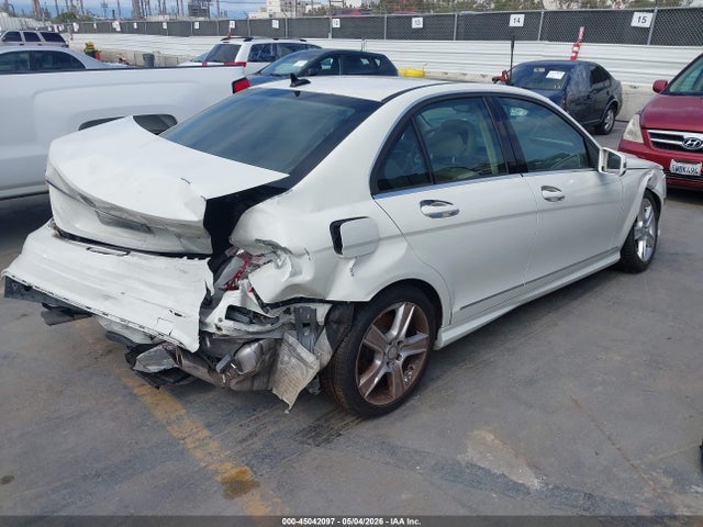 Продаж на аукціоні авто 2011 Mercedes-benz C 300 Luxury/sport, vin: WDDGF5EB8BA510815, номер лоту: 45042097