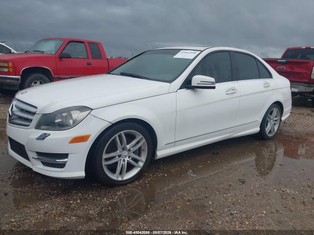 Aukcja sprzedaży 2013 Mercedes-benz C 250 Sport, vin: WDDGF4HBXDR287848, numer aukcji: 45042098