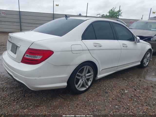 Aukcja sprzedaży 2013 Mercedes-benz C 250 Sport, vin: WDDGF4HBXDR287848, numer aukcji: 45042098