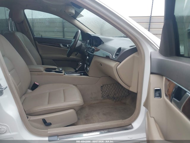 Aukcja sprzedaży 2013 Mercedes-benz C 250 Sport, vin: WDDGF4HBXDR287848, numer aukcji: 45042098
