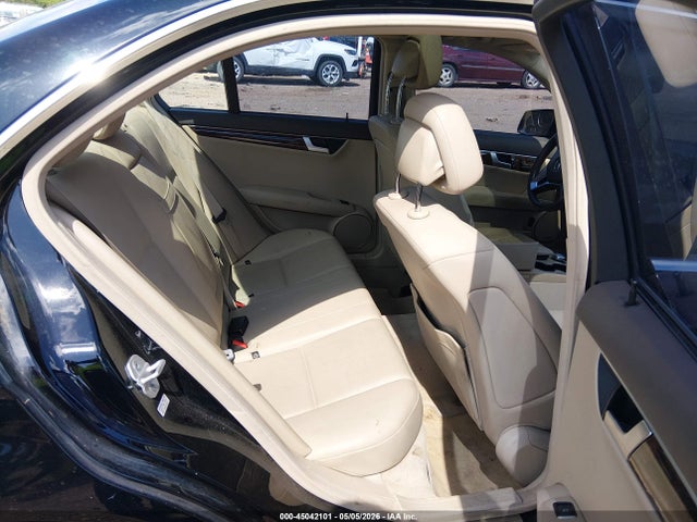 Продажа на аукционе авто 2013 Mercedes-benz C 250 Luxury/sport, vin: WDDGF4HB0DA765709, номер лота: 45042101