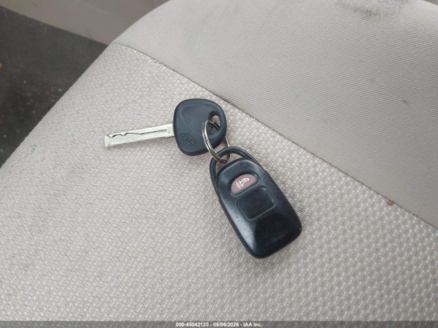 45042123 :رقم المزاد ، KNADH4A35A6665367 vin ، 2010 Kia Rio Lx مزاد بيع