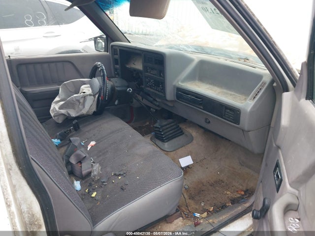 1996 Dodge Dakota მანქანა იყიდება აუქციონზე, vin: 1B7FL26P7TS631600, აუქციონის ნომერი: 45042130
