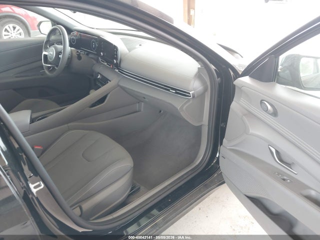 KMHLN4AG2NU217028 Hyundai ELANTRA SEL
