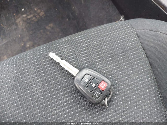 2016 Toyota Rav4 Xle მანქანა იყიდება აუქციონზე, vin: 2T3RFREV4GW506760, აუქციონის ნომერი: 45042176