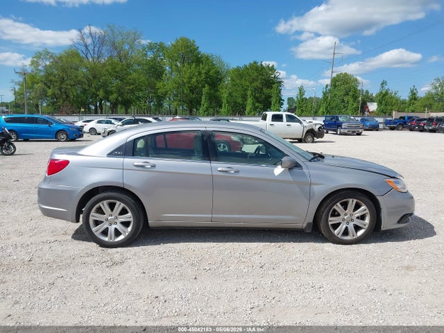 Chrysler 200 Touring 2014 1C3CCBBB4EN171590 Image 13