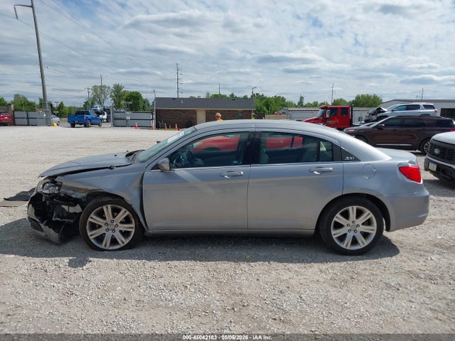 Chrysler 200 Touring 2014 1C3CCBBB4EN171590 Image 14