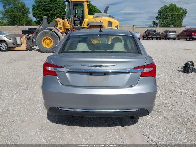 Chrysler 200 Touring 2014 1C3CCBBB4EN171590 Image 16