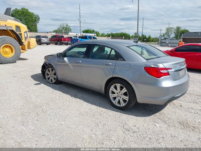 Chrysler 200 Touring 2014 1C3CCBBB4EN171590 Image 3