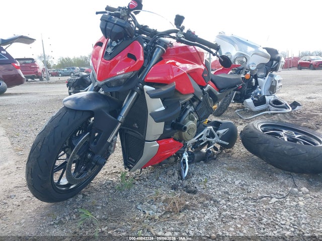 Продажа на аукционе авто 2022 Ducati Streetfighter V4/v4s, vin: ZDMFAKNW3NB007752, номер лота: 45042224