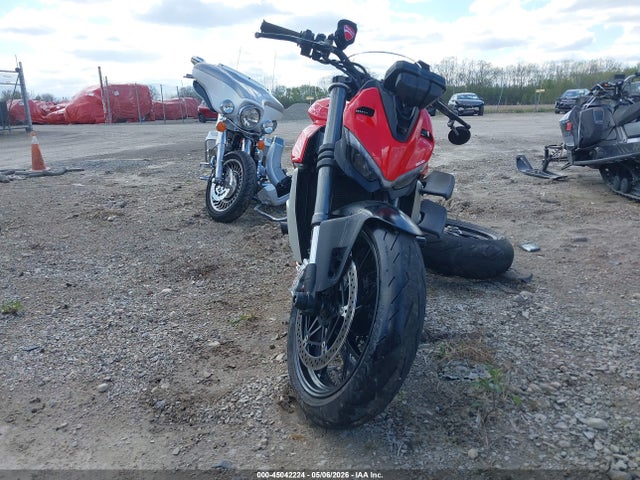 Продажа на аукционе авто 2022 Ducati Streetfighter V4/v4s, vin: ZDMFAKNW3NB007752, номер лота: 45042224
