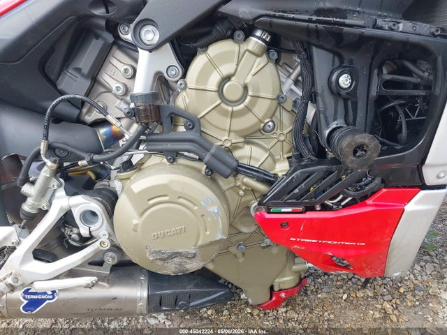 Продажа на аукционе авто 2022 Ducati Streetfighter V4/v4s, vin: ZDMFAKNW3NB007752, номер лота: 45042224