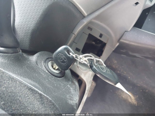 45042290 :رقم المزاد ، 5TFLU4EN5FX117814 vin ، 2015 Toyota Tacoma Base V6 مزاد بيع