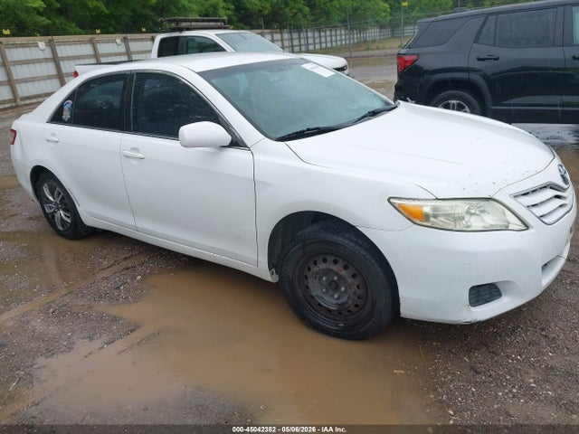 45042382 :رقم المزاد ، 4T4BF3EK9AR058624 vin ، 2010 Toyota Camry Le مزاد بيع