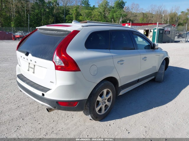 2011 Volvo Xc60 3.2/3.2 R-design მანქანა იყიდება აუქციონზე, vin: YV4952DZ8B2152514, აუქციონის ნომერი: 45042423