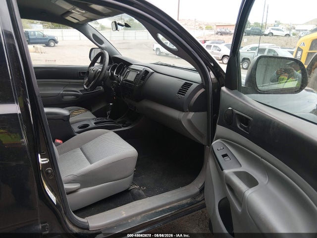 45042477 :رقم المزاد ، 5TFLU4EN6EX105881 vin ، 2014 Toyota Tacoma Base V6 مزاد بيع