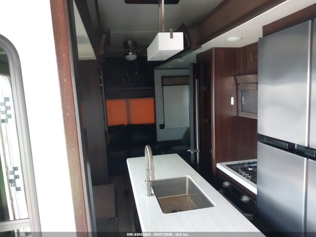 2020 Forest River Columbus 5w მანქანა იყიდება აუქციონზე, vin: 4X4FCMN28L6011035, აუქციონის ნომერი: 45042484