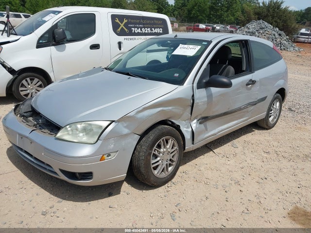 45042491 :رقم المزاد ، 3FAFP31NX5R155170 vin ، 2005 Ford Focus Zx3 مزاد بيع