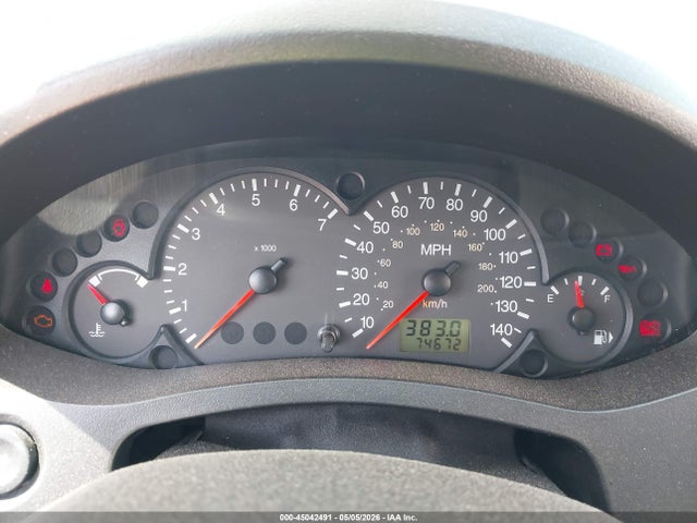 45042491 :رقم المزاد ، 3FAFP31NX5R155170 vin ، 2005 Ford Focus Zx3 مزاد بيع