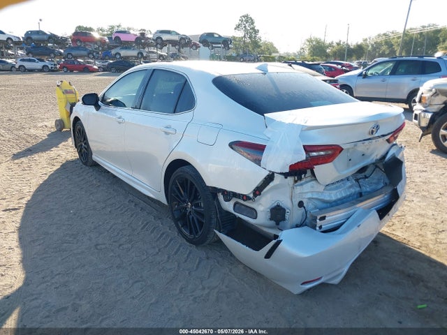 Aukcja sprzedaży 2022 Toyota Camry Xse Hybrid, vin: 4T1K31AK2NU590901, numer aukcji: 45042670