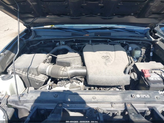 45042685 :رقم المزاد ، 5TFSZ5AN6HX101858 vin ، 2017 Toyota Tacoma Sr5 V6 مزاد بيع
