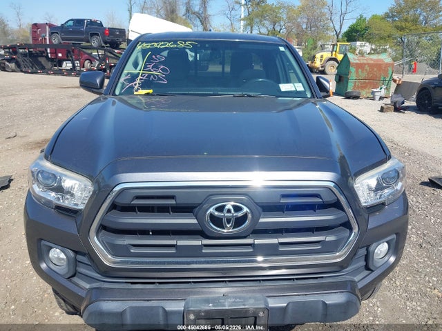45042685 :رقم المزاد ، 5TFSZ5AN6HX101858 vin ، 2017 Toyota Tacoma Sr5 V6 مزاد بيع
