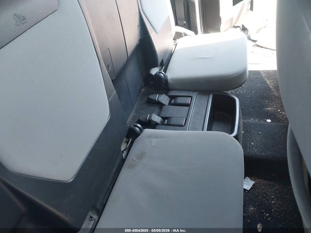 45042685 :رقم المزاد ، 5TFSZ5AN6HX101858 vin ، 2017 Toyota Tacoma Sr5 V6 مزاد بيع