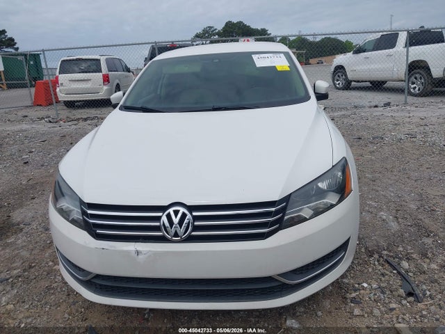 2013 Volkswagen Passat 2.5l Se მანქანა იყიდება აუქციონზე, vin: 1VWBP7A39DC018469, აუქციონის ნომერი: 45042733