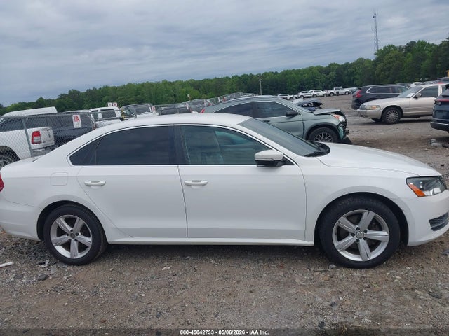 2013 Volkswagen Passat 2.5l Se მანქანა იყიდება აუქციონზე, vin: 1VWBP7A39DC018469, აუქციონის ნომერი: 45042733