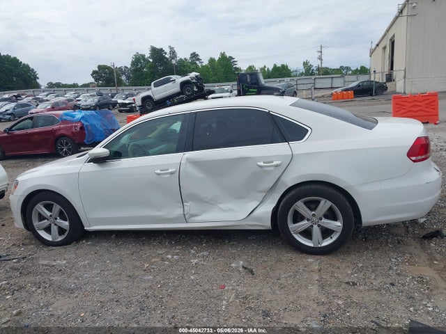 2013 Volkswagen Passat 2.5l Se მანქანა იყიდება აუქციონზე, vin: 1VWBP7A39DC018469, აუქციონის ნომერი: 45042733
