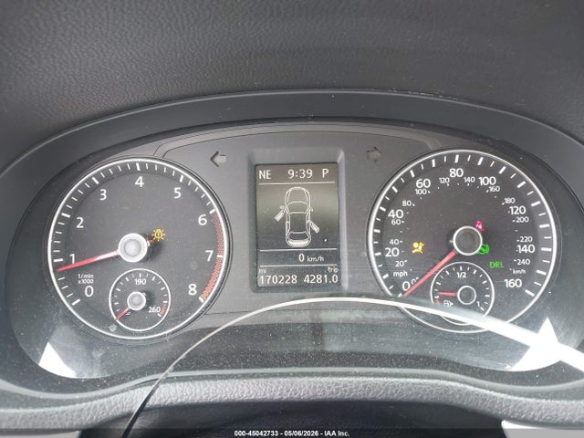 2013 Volkswagen Passat 2.5l Se მანქანა იყიდება აუქციონზე, vin: 1VWBP7A39DC018469, აუქციონის ნომერი: 45042733