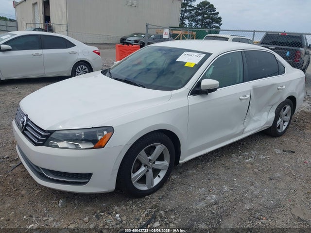 2013 Volkswagen Passat 2.5l Se მანქანა იყიდება აუქციონზე, vin: 1VWBP7A39DC018469, აუქციონის ნომერი: 45042733