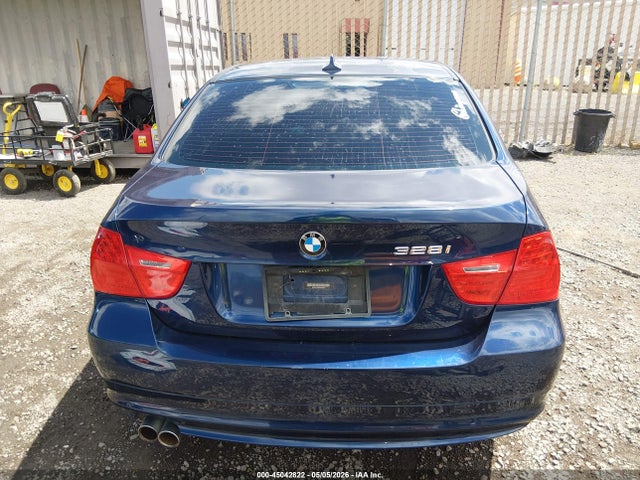 45042822 :رقم المزاد ، WBAPH7C5XBE852656 vin ، 2011 Bmw 328i مزاد بيع
