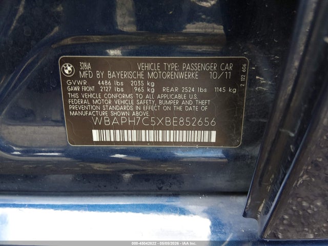 45042822 :رقم المزاد ، WBAPH7C5XBE852656 vin ، 2011 Bmw 328i مزاد بيع
