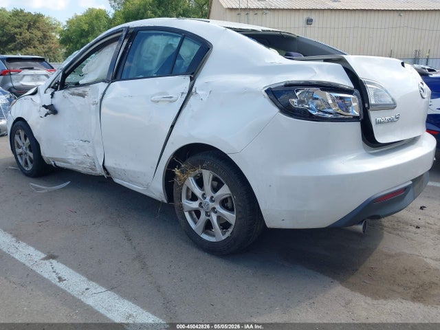 45042826 :رقم المزاد ، JM1BL1VG7B1431640 vin ، 2011 Mazda Mazda3 I Touring مزاد بيع